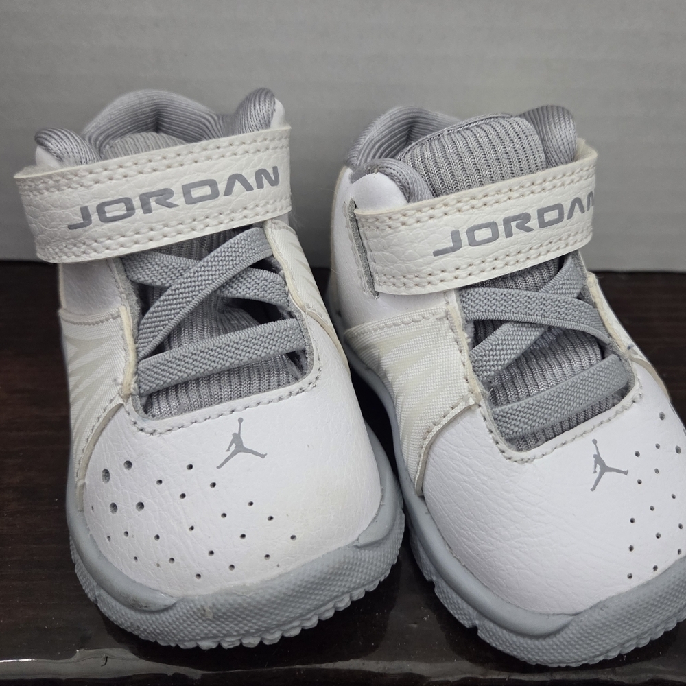 Jordan Kids White and Gray Sneakers Size 2